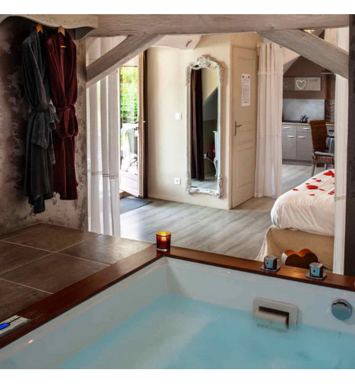 Le coffret cadeau détente "Suite Amour" dans notre Hôtel de Charme à 1h10 de Paris.