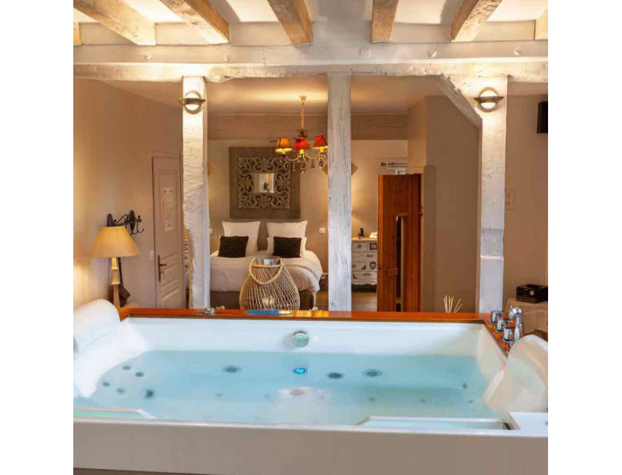 Coffret Bien Etre 1 nuit week-end dans la Suite "Charme". Hôtel Spa à 1h10 de Paris
