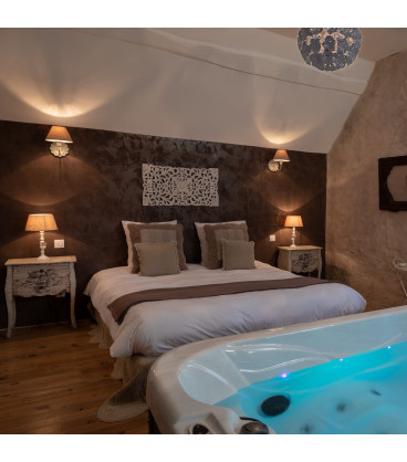 Coffret détente une nuit dans un hôtel Spa avec Jacuzzi privatif