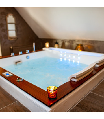 Coffret cadeau pour une nuit en le WEEK-END dans une love room - Hôtel de Charme