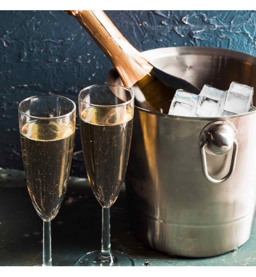 Bouteille de Champagne Moet et Chandon chez Charme au fil de l'eau