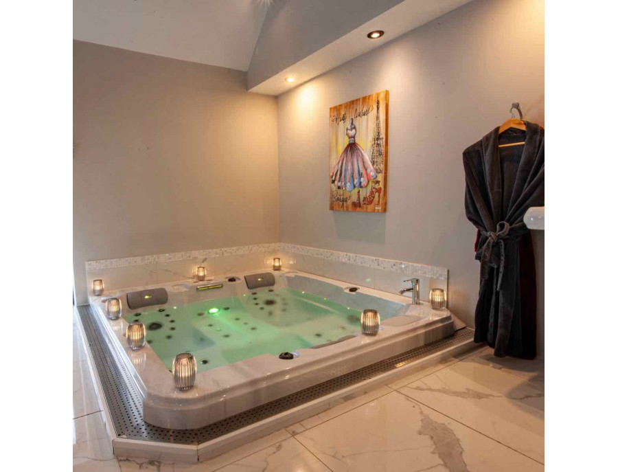 Le coffret cadeau détente "Suite Baiser Volé" dans notre Hôtel de Charme à 1h10 de Paris.