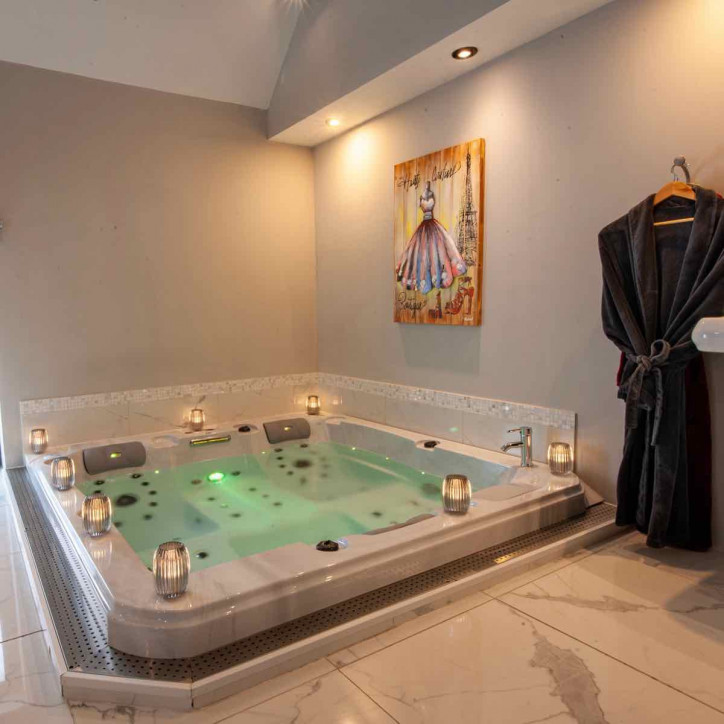 Coffret Bien-être Baiser Volé Une nuit LE WEEK-END Coffret Bien-être Baiser Volé Une nuit LE WEEK-END