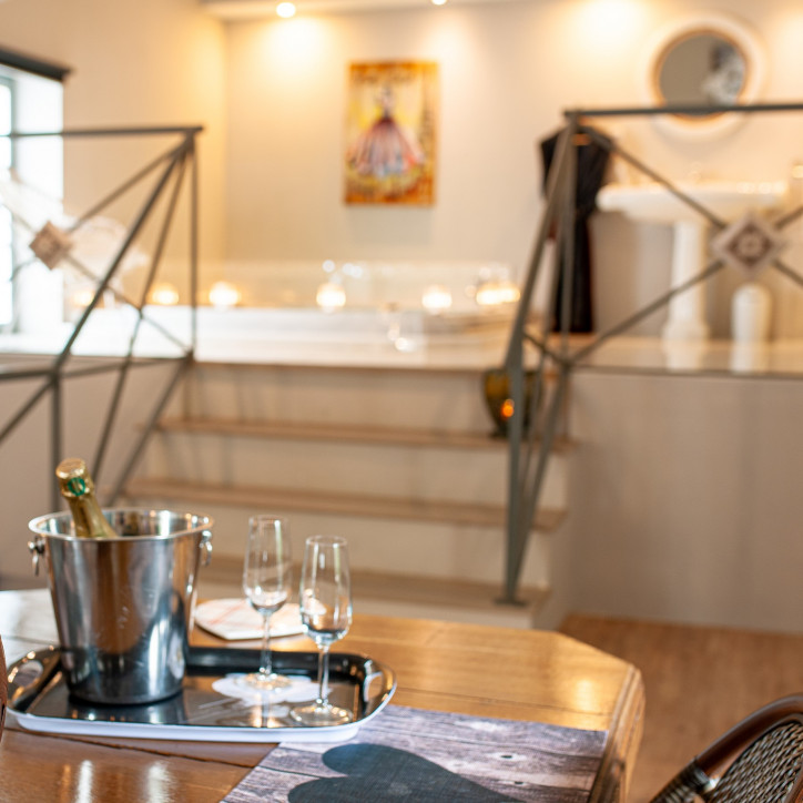 Coffret Bien-être Baiser Volé Une nuit LE WEEK-END Coffret Bien-être Baiser Volé Une nuit LE WEEK-END