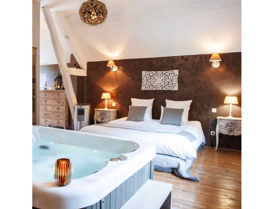 Coffret détente 1 nuit semaine dans la Suite "l'élégant". Hôtel Spa à 1h de Reims